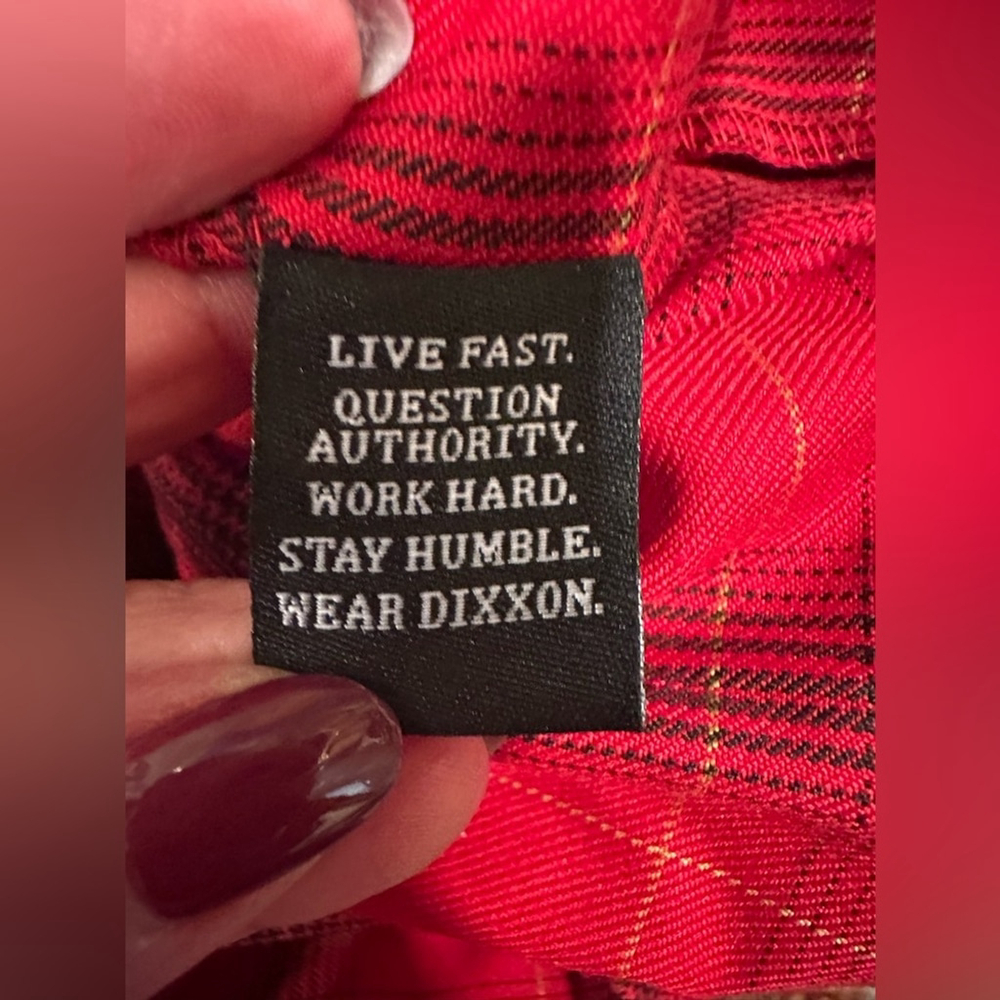 NWT DIXXON Women's Red Plaid FLANNEL BUTTON UP SHIRT ( cropped ) - Picture 9 of 10